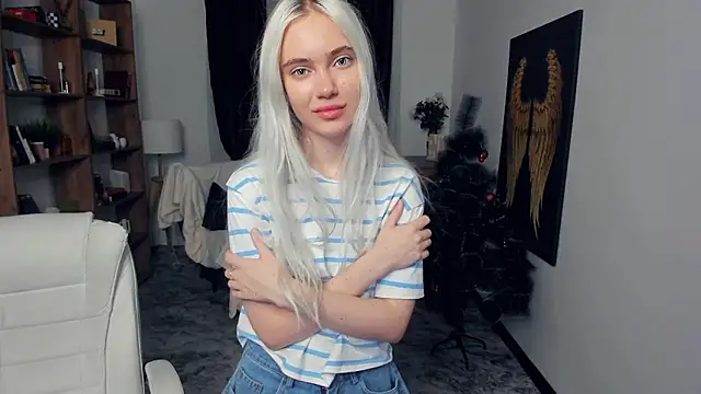 Snapshot of KristalCrowner chatting on January 17, 2026, 6:55 pm KristalCrowner online show from January 17, 2026, 6:55 pm