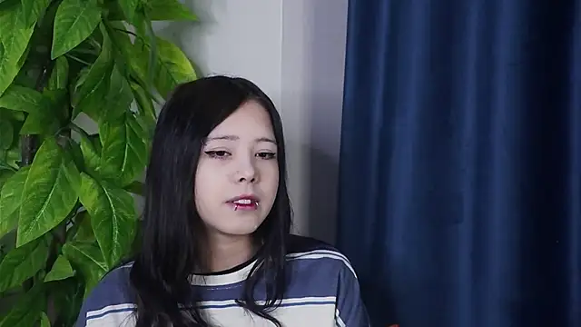 Snapshot of VallieOgren chatting on January 12, 2026, 10:44 am VallieOgren online show from January 12, 2026, 10:44 am