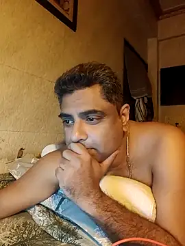 Snapshot of hardnhornybull chatting on February 2, 2026, 7:35 pm hardnhornybull online show from February 2, 2026, 7:35 pm