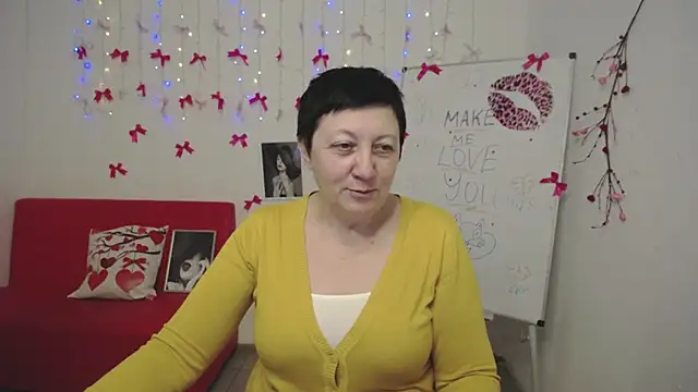 EmilyL0ve online show from February 17, 2026, 7:33 pm