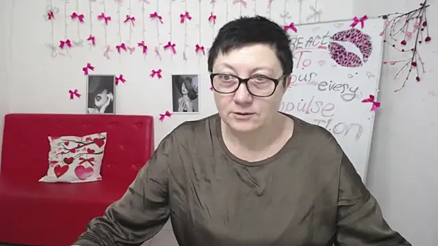 EmilyL0ve online show from March 4, 2026, 6:15 pm