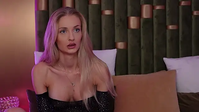 Snapshot of AmeliaAngel chatting on October 8, 2025, 3:52 am AmeliaAngel online show from October 8, 2025, 3:52 am