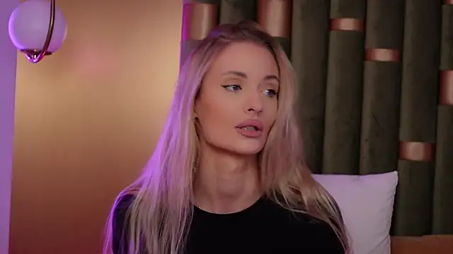 Snapshot of AmeliaAngel chatting on October 20, 2025, 6:04 am AmeliaAngel online show from October 20, 2025, 6:04 am