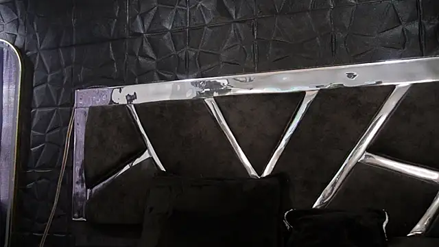 Lia collinsx online show from January 17, 2026, 7:39 pm