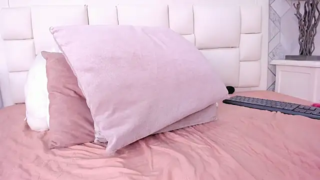 Snapshot of laura_rouse7 chatting on January 14, 2026, 11:52 pm laura rouse7 online show from January 14, 2026, 11:52 pm