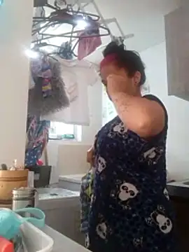 Snapshot of Luli2401 chatting on January 7, 2026, 1:05 pm Luli2401 online show from January 7, 2026, 1:05 pm