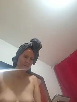 cintia love online show from February 24, 2026, 10:32 pm