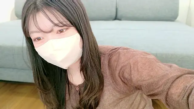   Yui  online show from April 6, 2026, 3:57 am