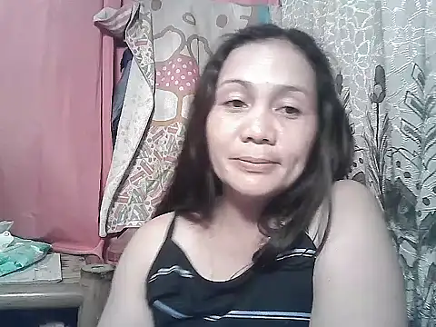 prettymomma24xx online show from March 29, 2026, 9:44 am