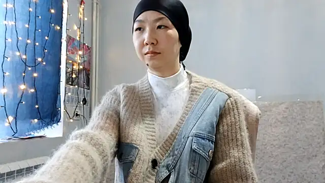 VuiCutie online show from January 7, 2026, 3:44 am