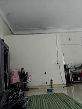 donaaa2 online show from April 18, 2026, 1:19 am