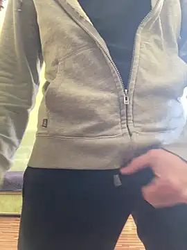 slabyhrac online show from April 22, 2026, 7:37 am