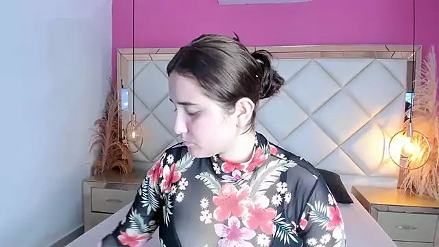 NikollHills online show from January 8, 2026, 5:41 pm