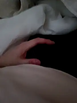 Snapshot of le-maestror102 chatting on February 3, 2026, 11:48 am le-maestror102 online show from February 3, 2026, 11:48 am