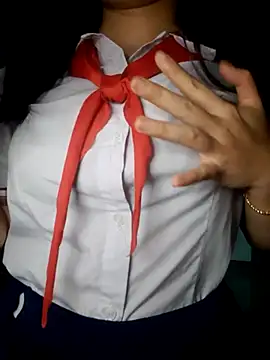 lina loveee online show from April 3, 2026, 5:08 pm