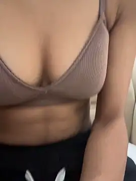 hina 001 online show from March 11, 2026, 3:22 am