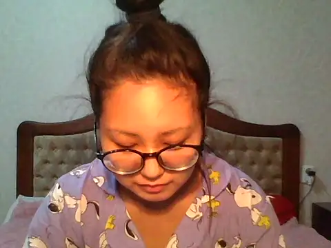 Snapshot of HeyAnnakiss chatting on January 15, 2026, 12:08 pm HeyAnnakiss online show from January 15, 2026, 12:08 pm