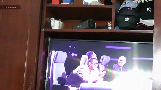 diosa cristal  online show from April 17, 2026, 4:04 am