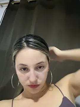 Snapshot of lriana_miller chatting on March 4, 2026, 11:45 pm lriana miller online show from March 4, 2026, 11:45 pm