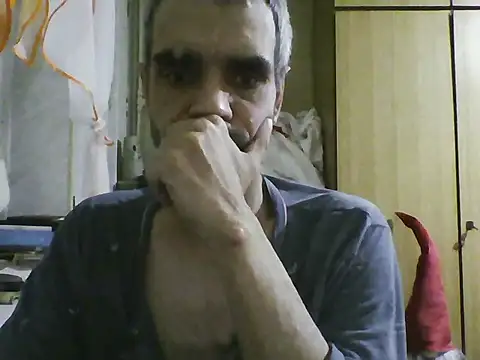 Snapshot of Gattuzoman85 chatting on January 5, 2026, 10:57 pm Gattuzoman85 online show from January 5, 2026, 10:57 pm