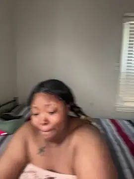 Chocolatebunnyxx96 online show from April 8, 2026, 3:02 pm