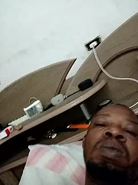 Negaomalinha1 online show from April 1, 2026, 1:41 pm