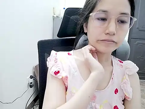Shulee- online show from June 5, 2026, 2:49 am