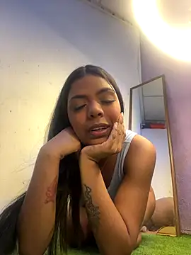 angierosse01 online show from January 6, 2026, 6:50 am