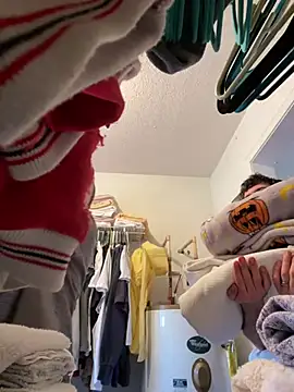 SugarNCinnamon online show from February 9, 2026, 8:18 pm