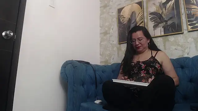 Helen Novoa online show from March 1, 2026, 6:30 pm