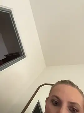 Danijela123 online show from April 18, 2026, 6:05 am