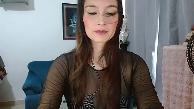 Almaglow  online show from May 19, 2026, 5:53 pm