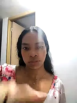 KATALINA SANTANA  online show from February 13, 2026, 11:38 pm