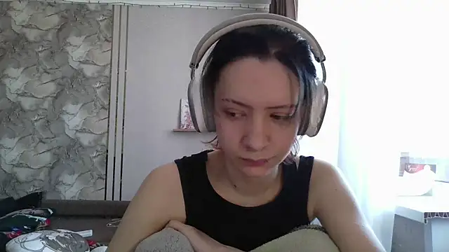 Snapshot of LxayBloom chatting on February 25, 2026, 6:35 am LxayBloom online show from February 25, 2026, 6:35 am