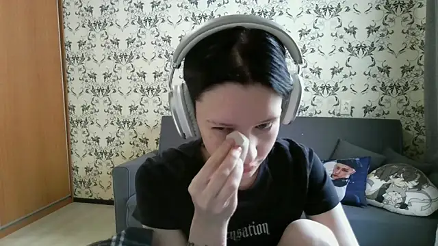 LxayBloom online show from March 5, 2026, 7:27 am