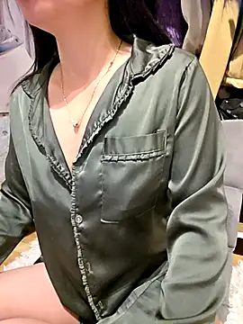 Snapshot of moon_baby99 chatting on January 14, 2026, 8:29 am moon baby99 online show from January 14, 2026, 8:29 am