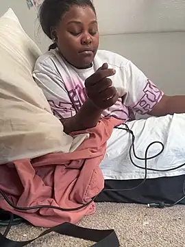 Snapshot of Angeldior29 chatting on February 23, 2026, 9:26 pm Angeldior29 online show from February 23, 2026, 9:26 pm