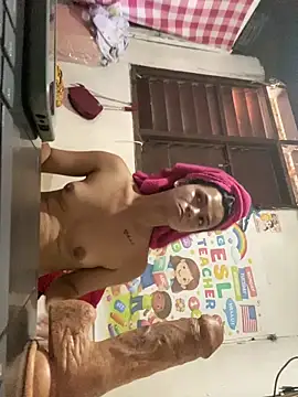 HugeNipsRosalinda online show from April 12, 2026, 7:44 am