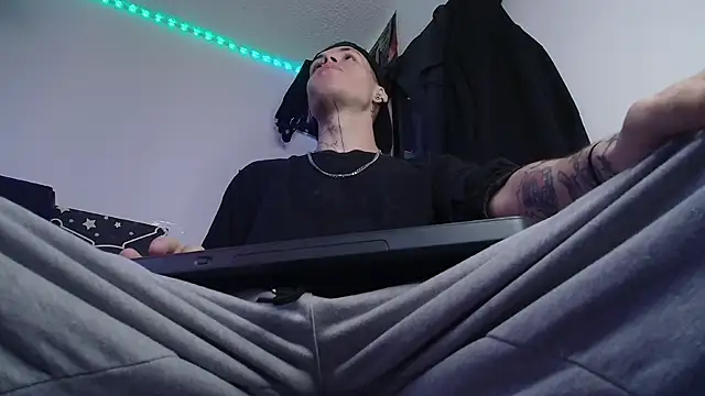 Snapshot of Anhony_Muscle chatting on January 10, 2026, 3:07 pm Anhony Muscle online show from January 10, 2026, 3:07 pm