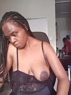 Snapshot of princess-boobz chatting on February 27, 2026, 12:05 pm princess-boobz online show from February 27, 2026, 12:05 pm