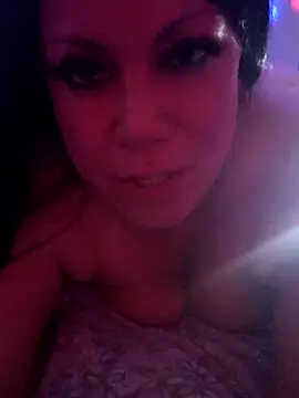 daaibabyxxx online show from April 24, 2026, 9:17 pm