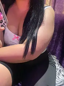 Lina Velvet  online show from May 3, 2026, 6:22 pm