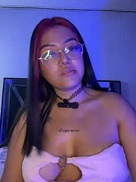 Snapshot of queen_of_you_heart chatting on February 19, 2026, 11:34 pm queen of you heart online show from February 19, 2026, 11:34 pm