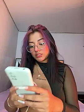 Snapshot of queen_of_you_heart chatting on January 12, 2026, 1:34 am queen of you heart online show from January 12, 2026, 1:34 am