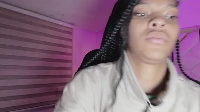 mia gatesvg online show from March 7, 2026, 3:46 am