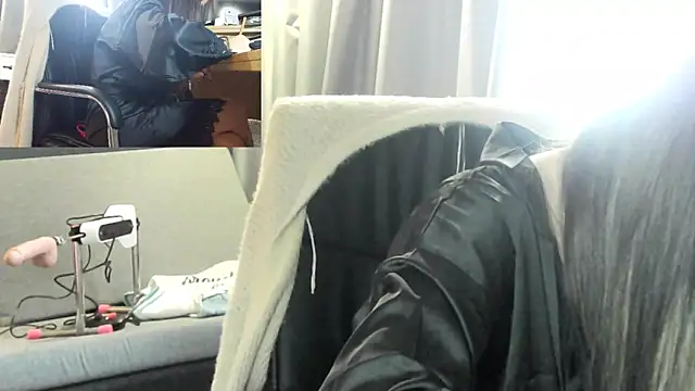 ScottishIvy online show from February 19, 2026, 3:09 pm