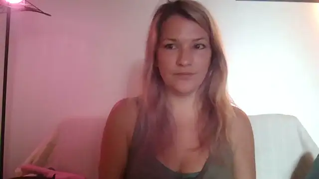 Pxetiteblonde1 online show from January 8, 2026, 11:27 am