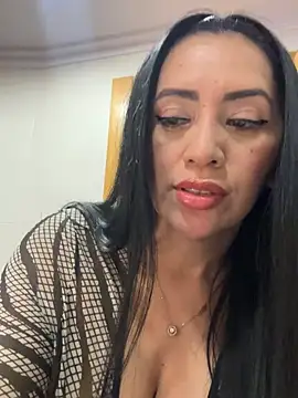 nataliia queen  online show from April 10, 2026, 8:49 pm