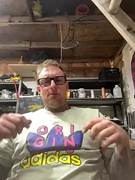 WIDBIGWHITECOCK online show from March 21, 2026, 12:23 am