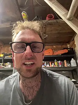 WIDBIGWHITECOCK online show from April 11, 2026, 4:20 am